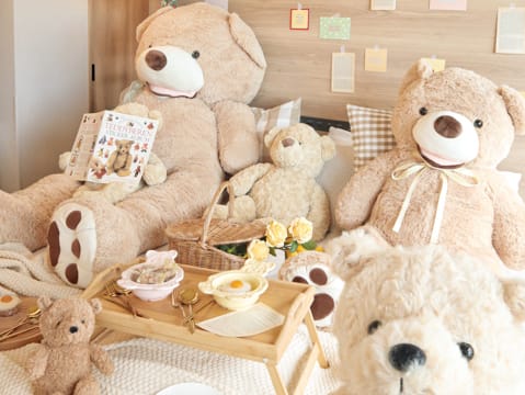 【新品】テディベア、2体、可愛い PHILIPINE OKADAホテル 商品 teddyroom01_43.jpg