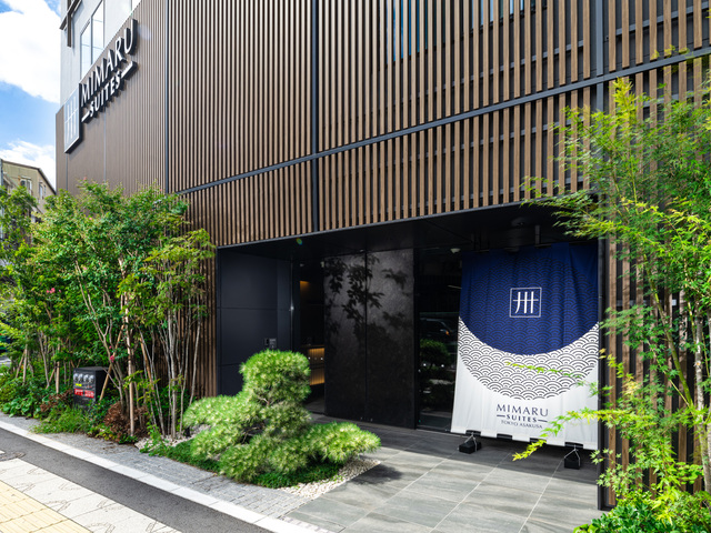 MIMARU SUITES 東京浅草の外観。全室に洗濯乾燥機とフルキッチンを完備した東京・浅草エリアのアパートメントホテル。浅草寺・スカイツリー徒歩圏の家族向け長期滞在ホテルで部屋干し不要の快適滞在が可能