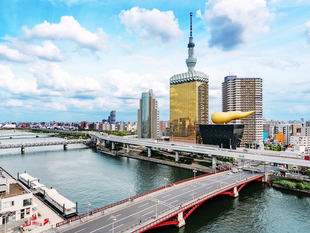 MIMARU東京 浅草STATIONの客室から望む隅田川の眺望。浅草駅徒歩1分の好立地にある東京のファミリーホテル。スーパーも近く赤ちゃん・幼児連れに便利なアパートメントホテル